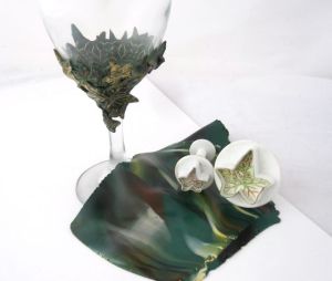 leaf wine glass